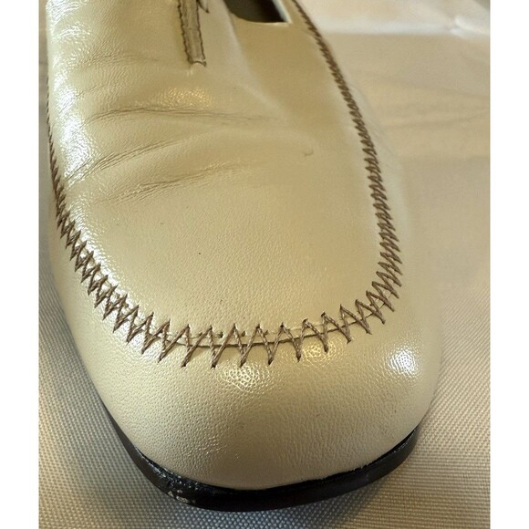 Munro American Womens Cream Color Slip On Flats Size 11M - Picture 11 of 16